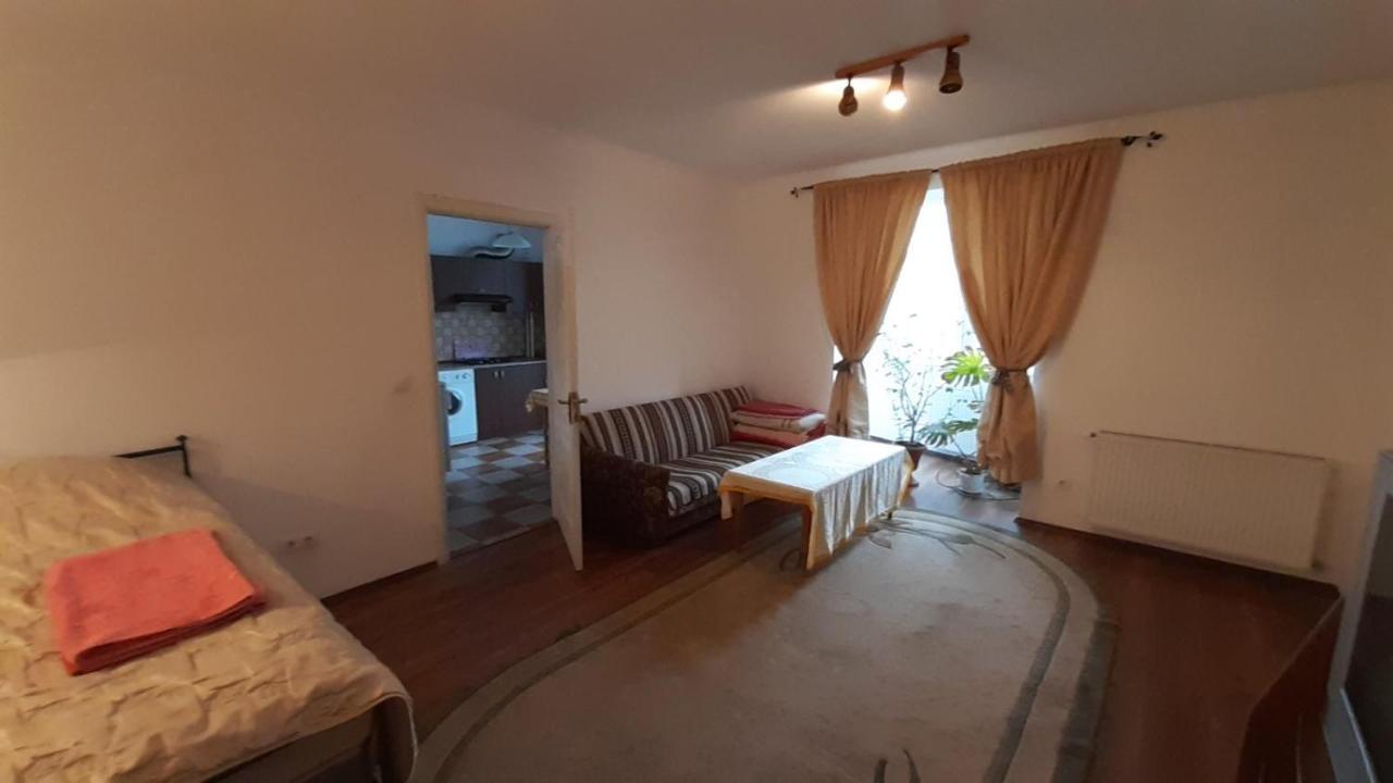 Apartment Na Saharova อิวาโน-ฟรานกิฟสเก ภายนอก รูปภาพ